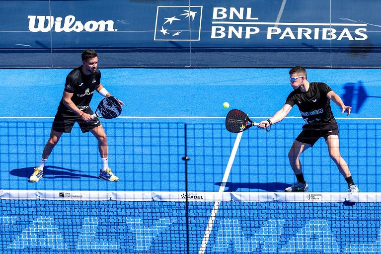 Aris Patiniotis e Facundo Dominguez in azione al BNL Italy Major Premier Padel (Foto Sposito/FITP)